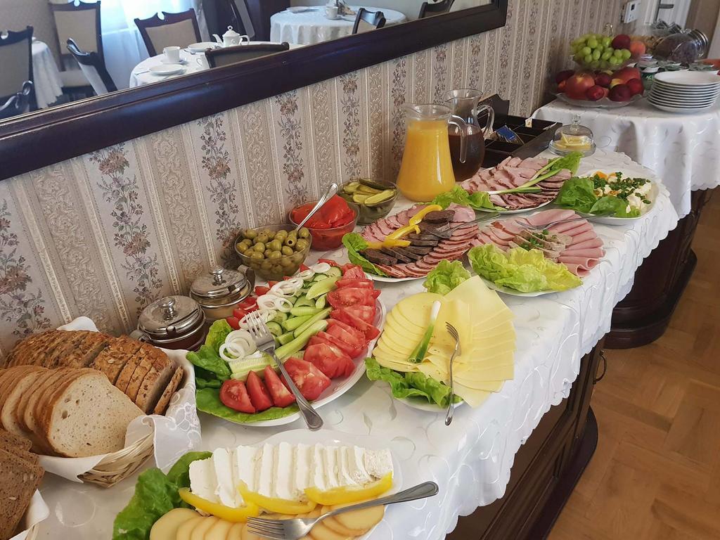 Dworek Ojca Mateusza ซานดอเมียร์ช ภายนอก รูปภาพ